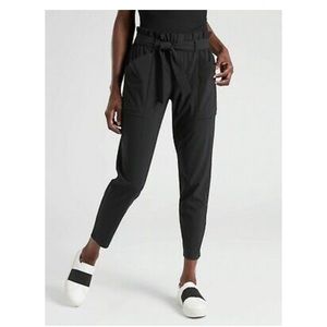 Athleta Black Petite Pant (never been worn)